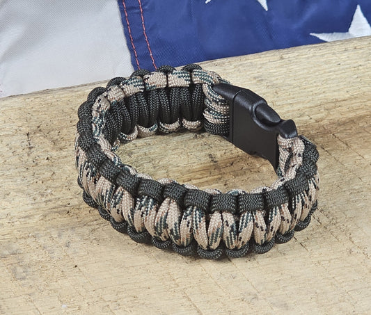 Men's Cobra Weave Paracord Bracelet – Desert Camo - Dark Olive Trim - Black, Plastic, Buckle