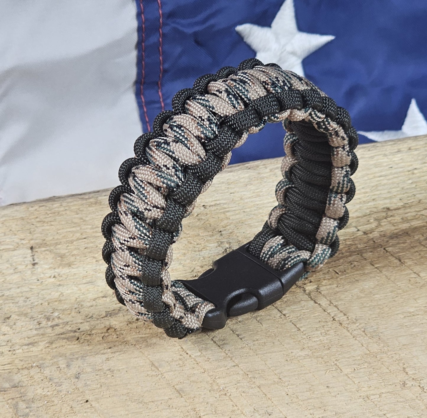 Men's Cobra Weave Paracord Bracelet – Desert Camo - Dark Olive Trim - Black, Plastic, Buckle