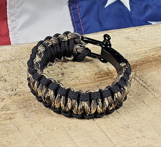 Men's Cobra Weave Paracord Bracelet - Tomahawk Camo Core - Black Trim - Black Metal Shackle