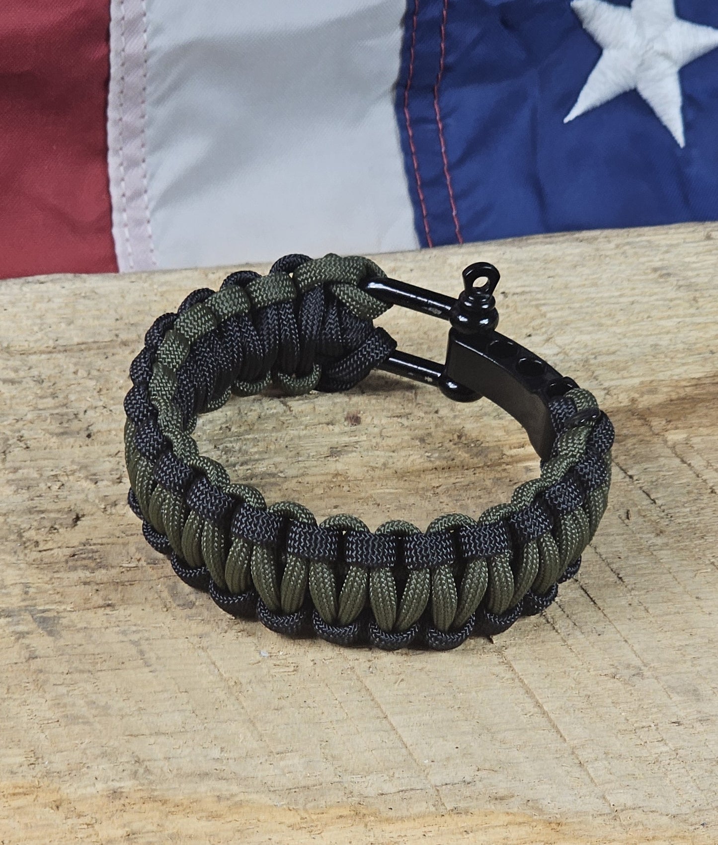 Men's Cobra Weave Paracord Bracelet - OD Green Core - Black Trim - Black Metal Shackle