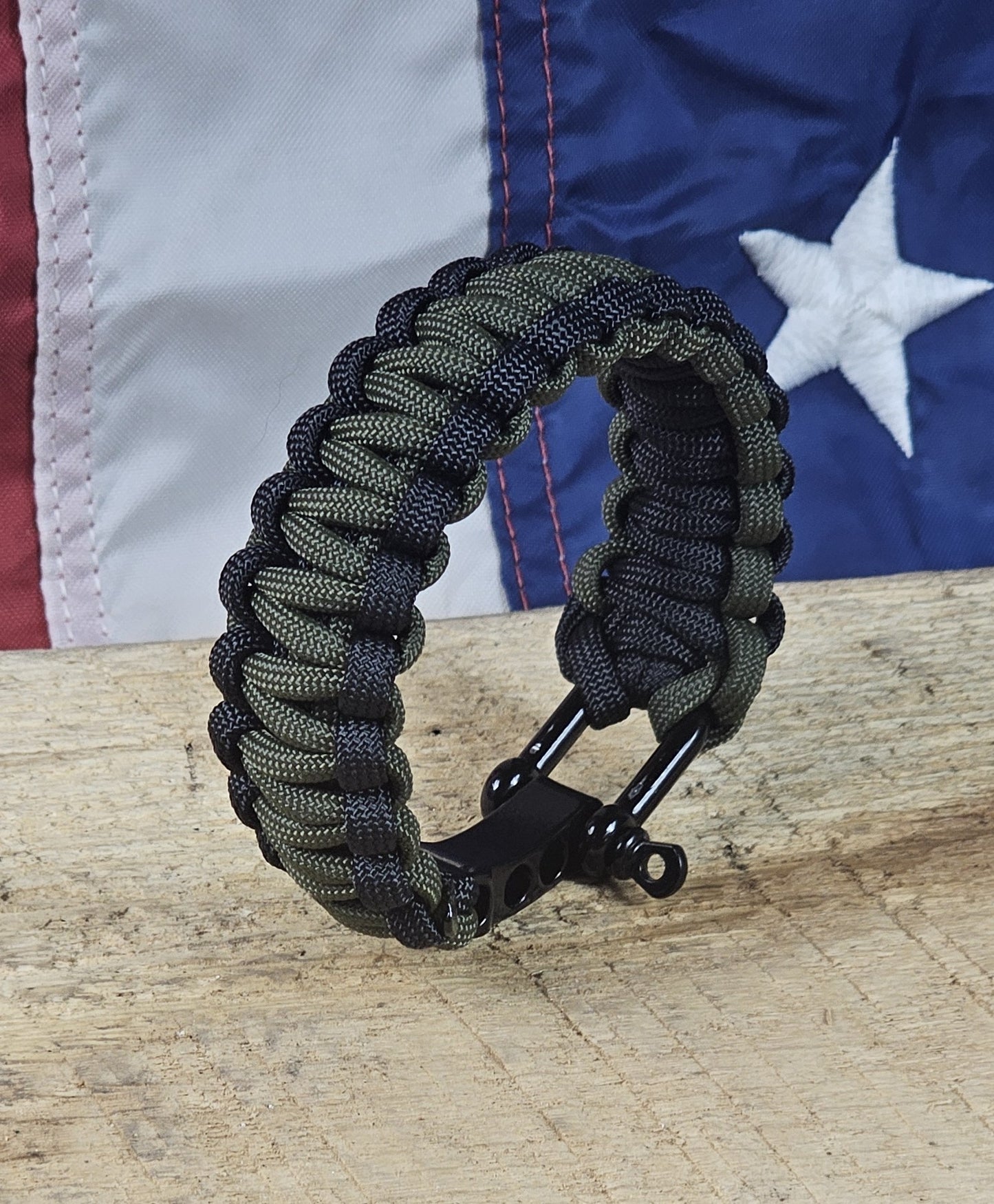 Men's Cobra Weave Paracord Bracelet - OD Green Core - Black Trim - Black Metal Shackle