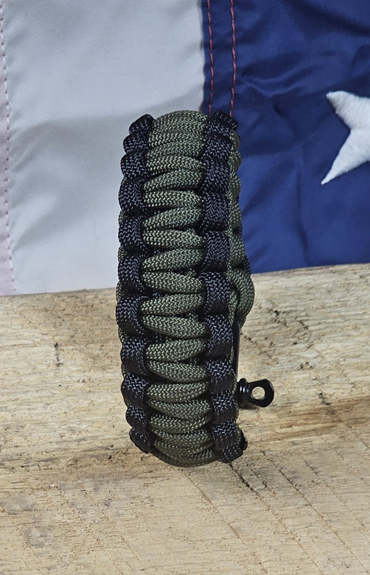 Men's Cobra Weave Paracord Bracelet - OD Green Core - Black Trim - Black Metal Shackle