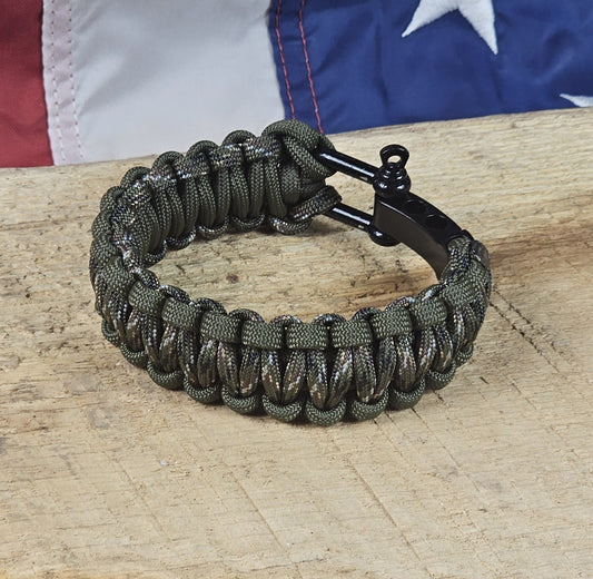 Men's Cobra Weave Paracord Bracelet - Digital Woodland Camo Core - OD Green Trim - Black, Metal, Adjustable Shackle