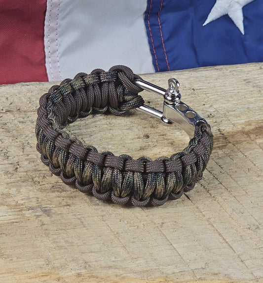 Men's Cobra Weave Paracord Bracelet - Forest Camo Core - Brown Trim - Silver Metal Shackle