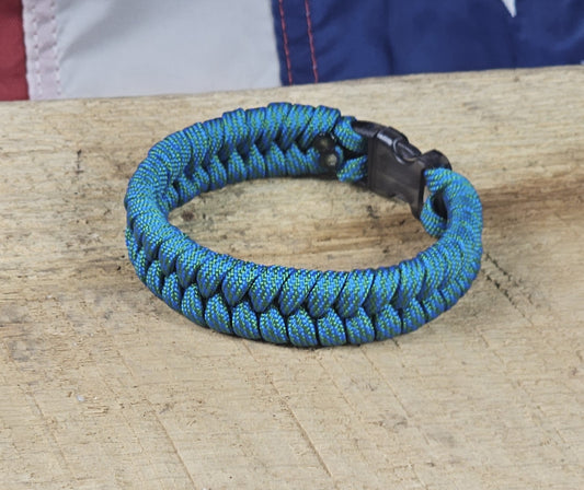 Women's Fishtail Weave Paracord Bracelet – Blue/Green Spirals– Clear Black, Plastic, Buckle